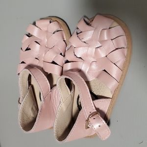 Soft moccasin sandals
